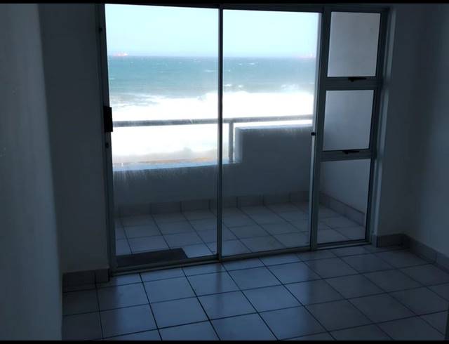 2 BEDROOM APARTMENT FOR SALE IN UMDLOTI BEACH